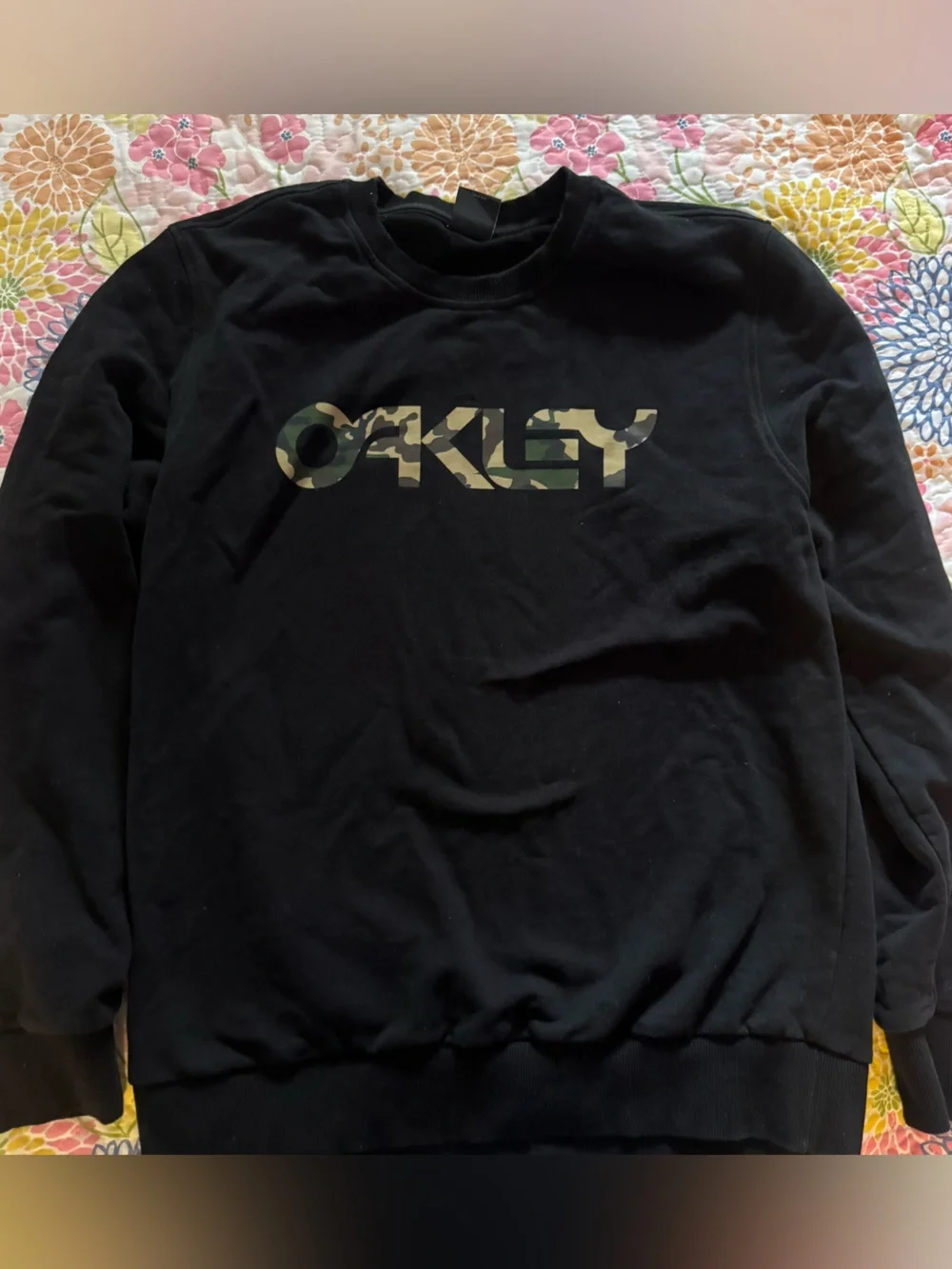 Men’s xxl Oakley camo / black crewneck sweatshirt - Picture 1 of 2
